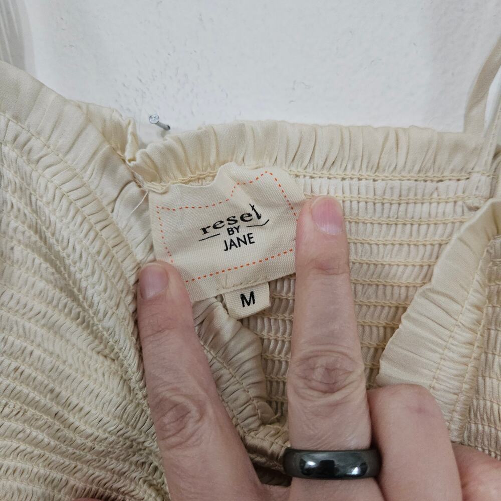 Reset by Jane Tallulah Cami Cream Crop Size Medium Sweetheart neckline Smocked - Picture 4 of 4